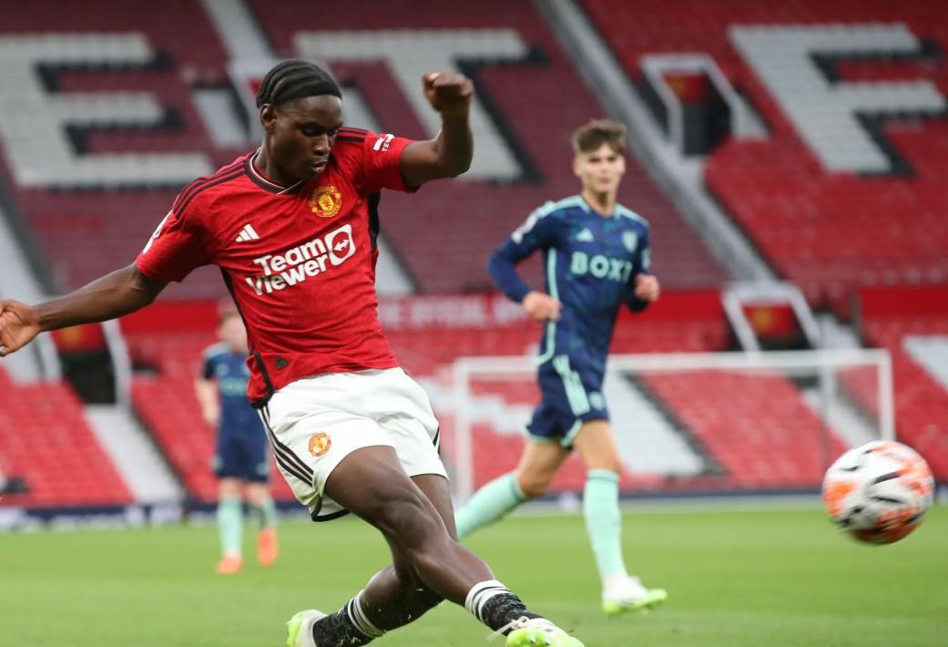 kaiyun-备战德比，被召回的外租小将奥贡奈耶被召入卡里克一线队训练