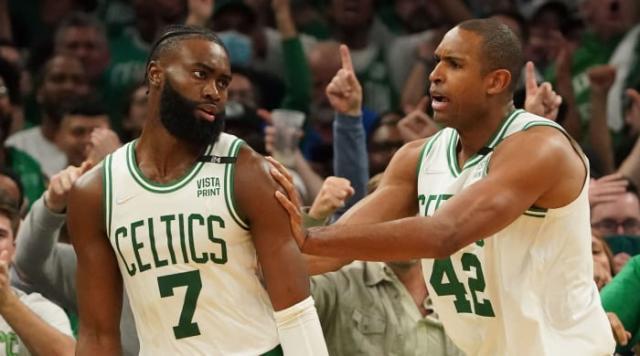 jaylen-brown-al-horford.jpg